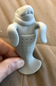 ๐ซ Novelty Silicone Fred Manatee Tea Infuser Hangs on Edge of Cup 4.5โ Length - Picture 1 of 8