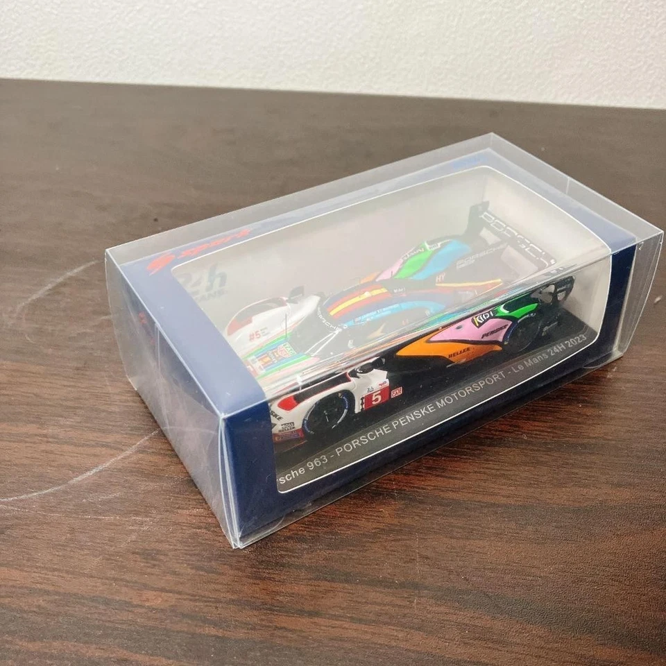 Modellino auto Spark Porsche 963 Penske 2023 Motorsport nuovo sigillato con... - Immagine 1 di 4