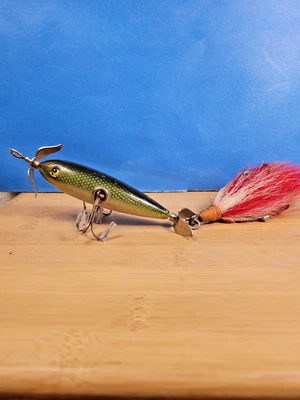 VINTAGE SOUTH BEND BEAUTIFUL MINN BUCK MINNOW BING HOOKS - Image 1 of 4