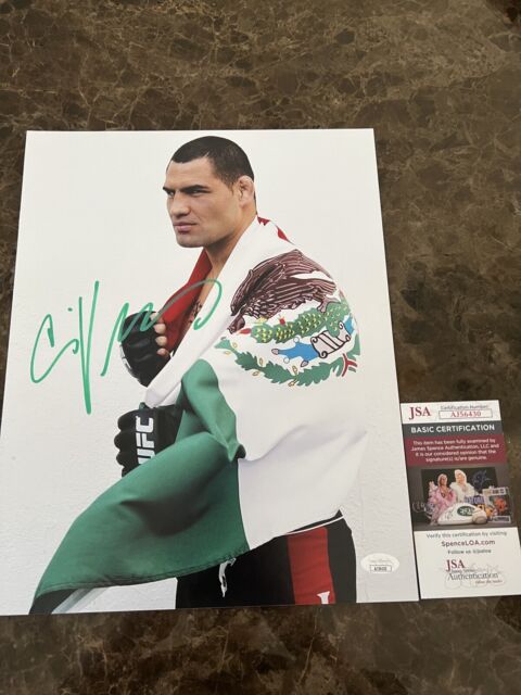 2010 Topps UFC Autographs #FACV Cain Velasquez 1st Signature