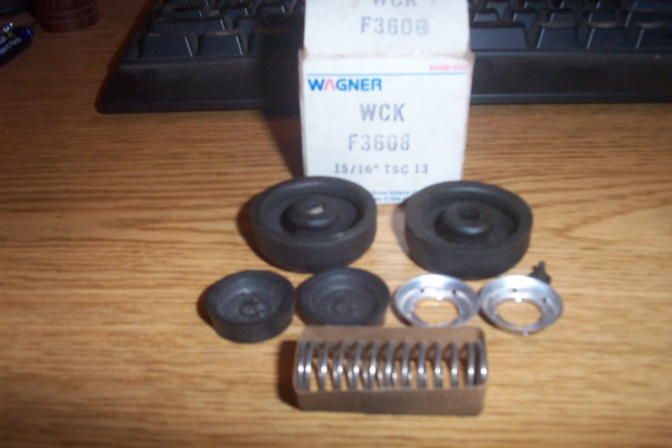 NORS CADILLAC,HUDSON,OLDSMOBILE,PONTIAC 1936-49 WHEEL CYL. REPAIR KIT 15/16'' Foto 1 de 1