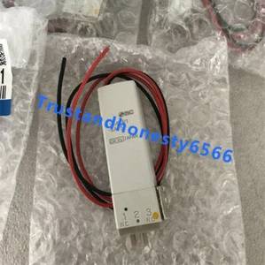 1 Stück Neu für SMC Magnetventil LVM10R1-6A-3 - Bild 1 von 1
