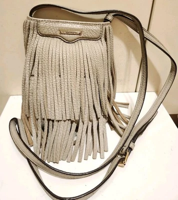 全新 Rebecca Minkoff 灰色鹅卵石皮革流苏斜挎包 手机包 Ret. $195 — 第 1/4 张图片
