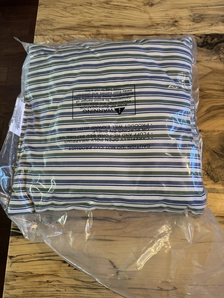 "Almohada decorativa a rayas - 16""x16""" Foto 1 de 1