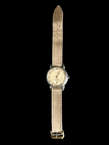 VINTAGE CYMA 37mm SWISS WATCH MANUAL WIND 15 JEWELS KEEPS TIME - Picture 1 of 18