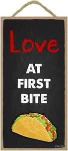 Insegna Love at First Bite Tacos, Divertenti Decorazioni Taco per la Cucina, Divertente... - Foto 1 di 8