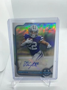2022 BOWMAN CHROME U DEUCE VAUGHN 1ST RC REFRACTOR AUTO COWBOYS KANSAS STATE SP - Picture 1 of 2