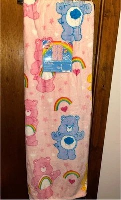 Care Bears 双尺寸毛绒毯 60 x 90 英寸欢呼熊脾气暴躁的熊全新发布! — 第 1/4 张图片
