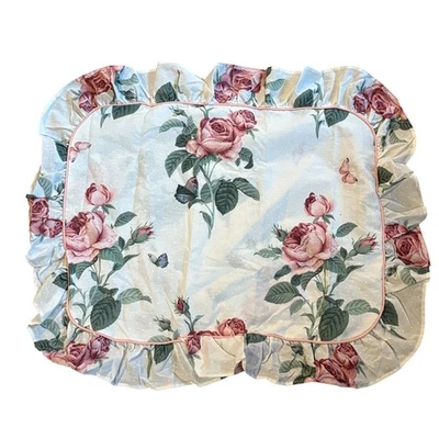 Almohada estándar Westpoint Stevens de colección rosa falso estampado floral y bordes con volantes Foto 1 de 4