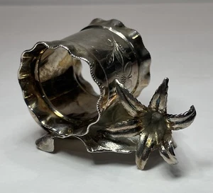 Antique Victorian Meriden B. Company Silverplate Napkin Ring #298 Floral - Imagen 1 de 3