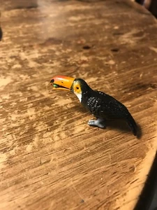 Toco Toucan miniatura da set in RAINFOREST TOOB di Safari Ltd Toco Toucan solo - Foto 1 di 3