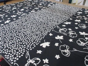 100% SILK CREPE DE CHINE FABRIC PRINT Black/Offwhite Floral Remnant 54"W x 61"L - Picture 1 of 18