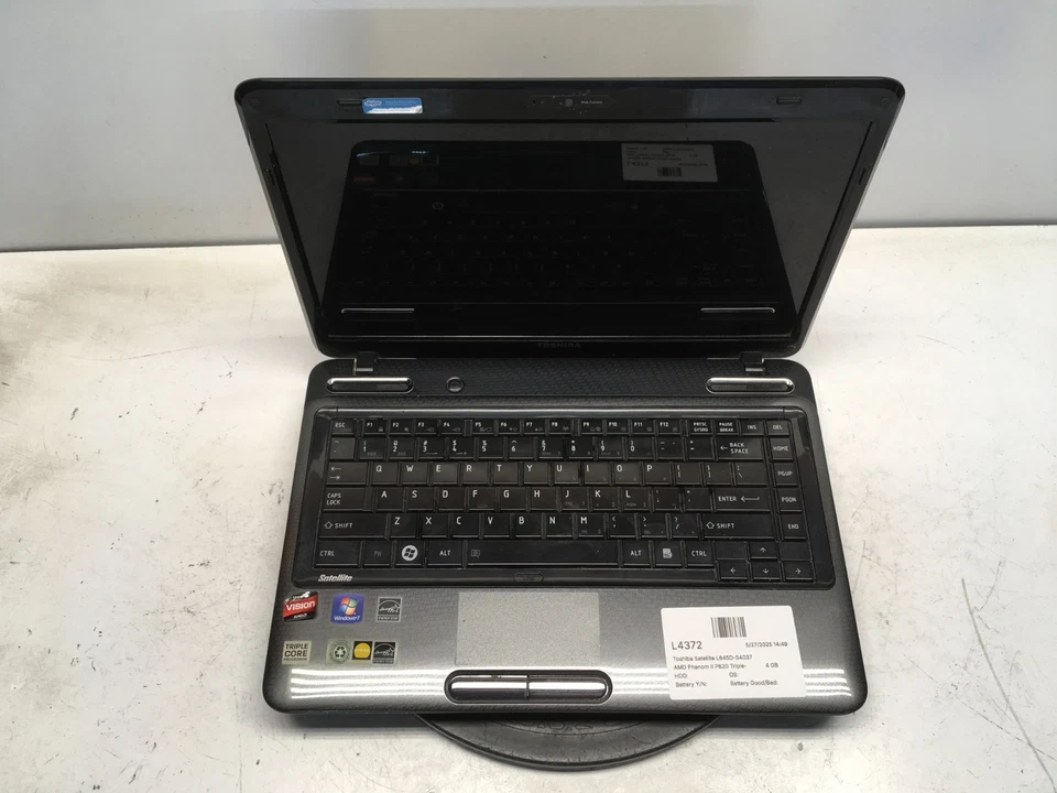 Toshiba Satellite L645D-S4037 AMD Phenom II P820 1,8 GHz 4 GB SIN DISCO DURO/batería Foto 1 de 4