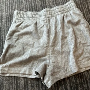 H&M Shorts Womens Small Gray Pull On Short High Rise Comfy Casual Pockets 2” EUC - Picture 1 of 11