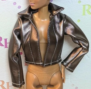 CHAQUETA ABRIGO BRONCE Marrón Imitación Cuero Cuello Se Ajusta a MUÑECAS Barbie 1:6 hechas para mover - Imagen 1 de 10