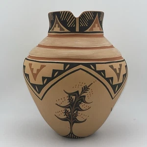 Southwest Indian Pottery in Jemez Pueblo Style – Corn Symbols - Unsigned - Picture 1 of 10