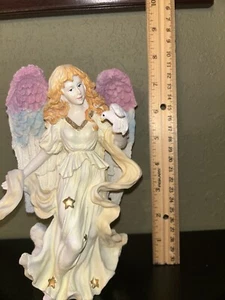Angel Figurine - Picture 1 of 4