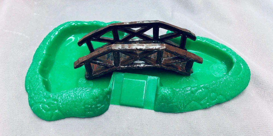 Vintage Plasticville Bridge & Pond Unit BL-2 O Ga Light Green - Image 1 of 1