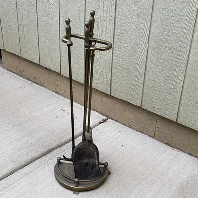 Juego de herramientas para chimenea base de latón pala póker escoba 4 piezas vacaciones invierno Foto 1 de 4