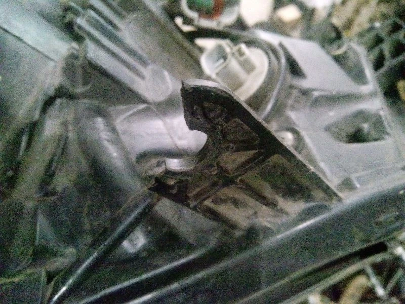 Ксеноновые адаптивные фары головного света для пассажира подходят для 06–07 INFINITI M35 123274 - Изображение 1 из 1