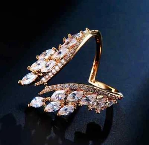 Anello 3Ct Taglio Marquise Diamante Simulato Forma "V" Placcato Oro Giallo 14k Sliver - Foto 1 di 11