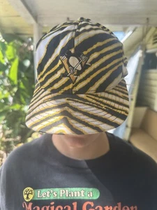 Pittsburgh Penguins Hockey Snapback Shockwave Mütze schwarz Zebra gold Wollmischung - Bild 1 von 3