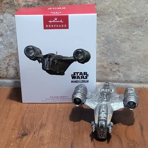 Hallmark Natale Decorazione Musicale Rasoio Crest Star Wars Mandalorian 2022 - Foto 1 di 15