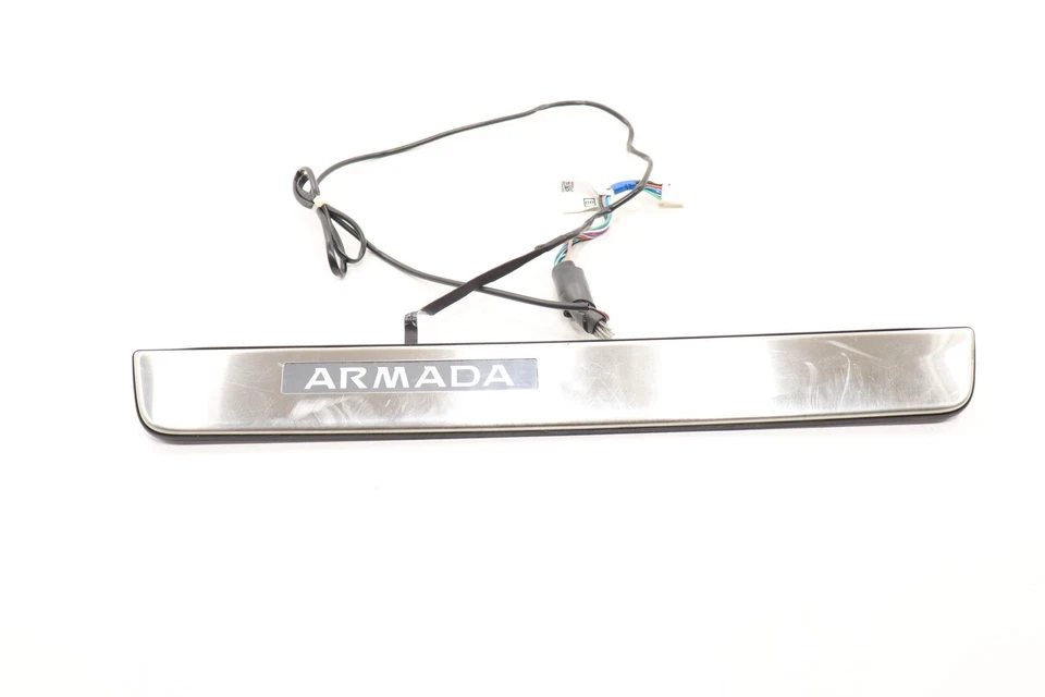 Nissan Armada 2017-2024 placa de umbral de puerta delantera derecha iluminada OEM T99G65ZW30 Foto 1 de 4