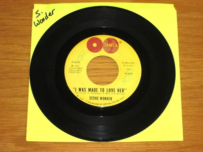 R&B/SOUL 45 RPM - STEVIE WONDER - TAMLA 54151 - "I WAS MADE TO LOVE HER/HOLD ME" Foto 1 de 2