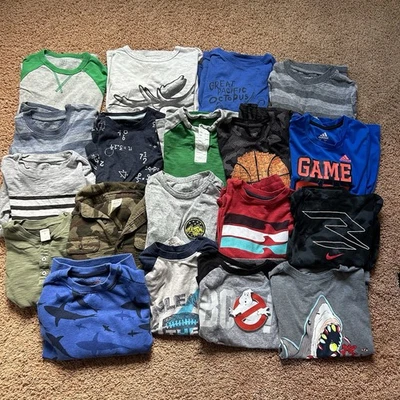 Lote de 19 Camisas Niños Pequeñas 6/7 Manga Larga Informales Deportivas Atléticas Rayas Sólidas Foto 1 de 4