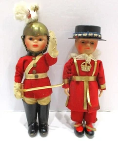 Muñecas Guardia Reina Inglesa Recuerdo De Colección Caballería Caballo Guardia con Espada y Golpeador - Imagen 1 de 4