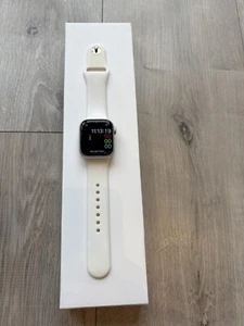 Apple Watch Series 7 41mm with Starlight Sports Strap and Original Box - Zdjęcie 1 z 8