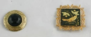 Lot of 2 Vintage Gold Tone Lapel Pins Brooches Art Nouveau Metallic Foil b2g28 - Foto 1 di 1