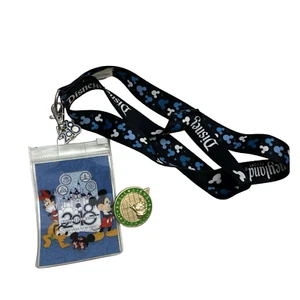 Disneyland Pin Quest 2018 W/Lanyard Toy Story Alien Green - Picture 1 of 5