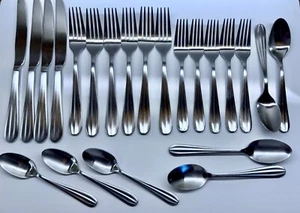 SILVERWARE ~ ONEIDA ~ 22 PC Lot ~ Satin Ribbed ~ Pattern ? ~ Sturdy & well made - Picture 1 of 8