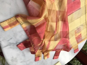 Farbenfrohe Gardine mit Schlaufen und Faltendeko - Bild 1 von 12