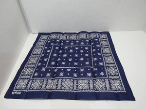 OLD WHITE BLUE LARGE PAISLEY DESIGN 100% COTTON BANDANA HANKY OLD SCHOOL - Picture 1 of 2