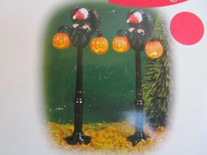 DEPT 56 2001 HALLOWEEN "GOTHIC STREET LAMPS" SET 2 SNOW VILLAGE N BOX LIGHTED - Picture 1 of 2