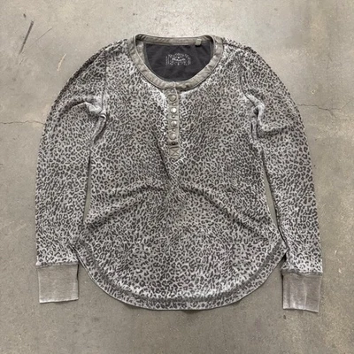 Top Henley térmico tejido gofre estampado leopardo Panhandle para mujer S Foto 1 de 4