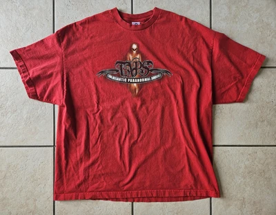 Camiseta Roja Y2K Skeleton TAPS 'The Atlantic Paranormal Society' Gráfica Punk -Talla 3XL Foto 1 de 4