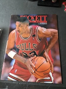 1992 Beckett Basketball Monthly Magazine #21: Scottie Pippen - Chicago Bulls - Bild 1 von 3