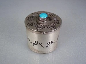 VINTAGE NAVAJO HAND STAMPED STERLING SILVER & TURQUOISE TALL CYLINDER PILL BOX - Picture 1 of 6