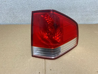 Luz trasera lateral del pasajero derecho Kia Borrego 2009 2010 2011 U9701 DW Foto 1 de 4