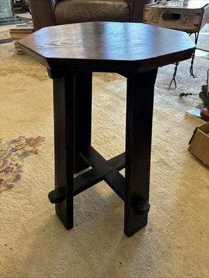 Mesa auxiliar ocasional estilo artesanal antigua estilo artesano 1900 Foto 1 de 4