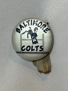 Vtg Baltimore Colts Football Button Pin NFL Maryland Sports - Picture 1 of 10