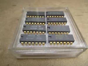 Lot of 8 Historic Collectible National Semiconductor IC’s Gold 1969 & 1970 NOS - Bild 1 von 7