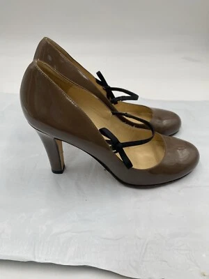Kate Spade Size 8 B Taupe Patent Leather Mary Jane Bow 3.75” Pumps Shoes Italy - Image 1 of 4