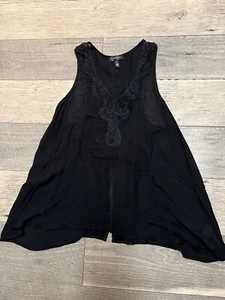 Jessica Simpson light weight slit back with lace trim tank top shirt size M - Picture 1 of 4