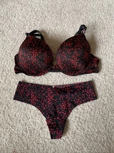 Victoria's Secret 36C Bra Very Sexy Push Up Black Bra VS Red Hearts Set NWT - Picture 1 of 10