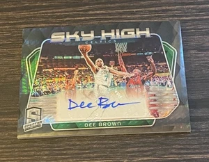 2023-24 Panini Spectra Sky High Dee Brown AUTO #SKY-DEE Black Prizm /10 Celtics - Picture 1 of 3